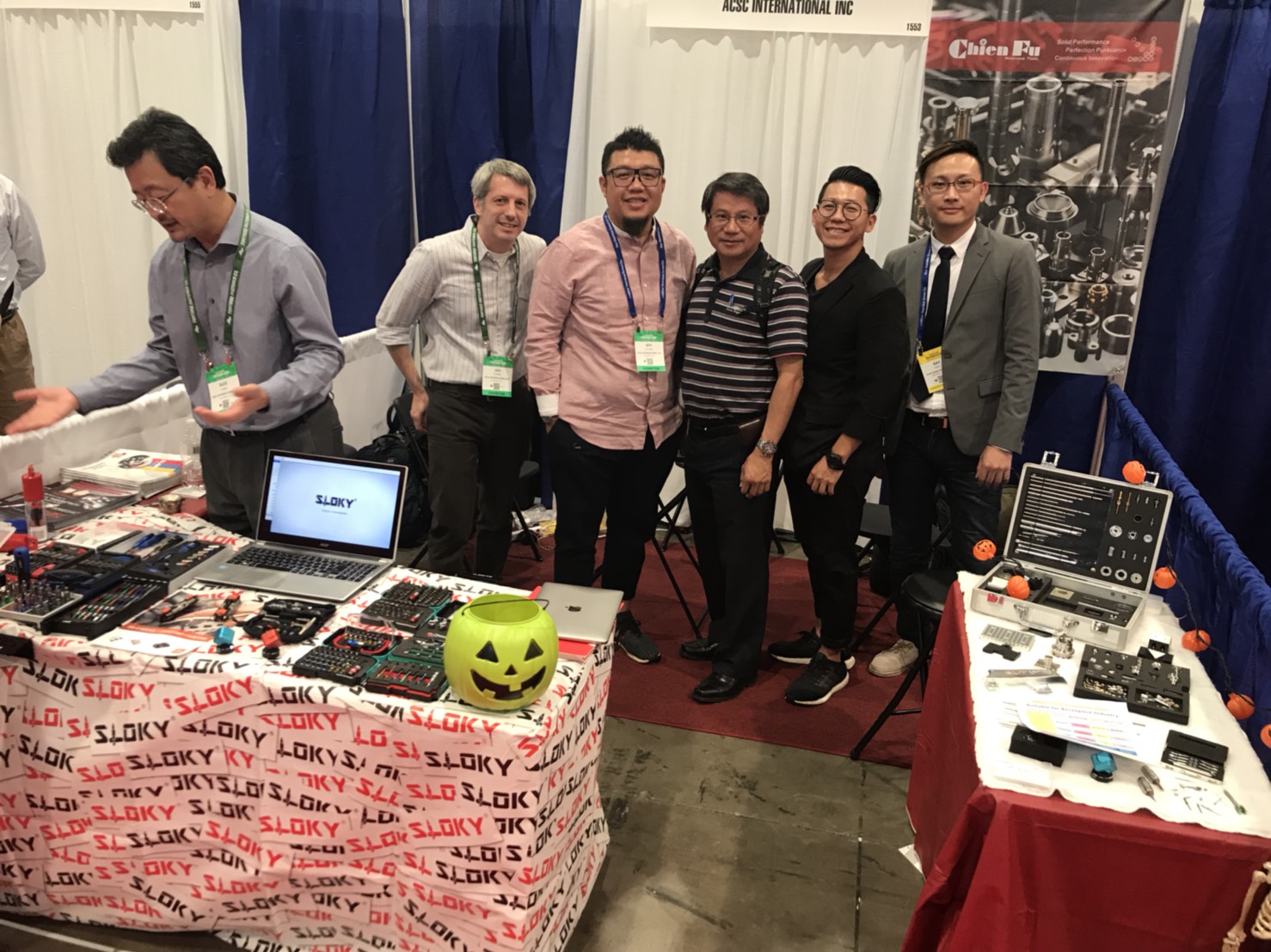 चिएनफू Sloky इंटरनेशनल फास्टनर एक्सपो 2017 , बूथ # 1553 , 18-19 अक्टूबरहमारे सीएनसी प्रेसिजन, लेथिंग, मिलिंग और टर्निंग पार्ट्स की जाँच करने आइए;बेशक इसके अलावा Sloky टॉर्क स्क्रूड्राइवर और रेंच भी हैं जो शूटिंग/हंटिंग, सर्किट बोर्ड, टायर प्रेशर डिटेक्टर, साइकिल, डीआईवाई मार्केट, ड्रम, लेंस, 3C उपकरण और गोल्फ क्लब जैसे विभिन्न एप्लिकेशन के लिए हैं।मशीनिंग, लेथिंग, टर्निंग और मिलिंग पार्ट्स के लिए सीएनसी कटिंग टूल के लिए उपयोगकर्ता मित्रवत्ता।